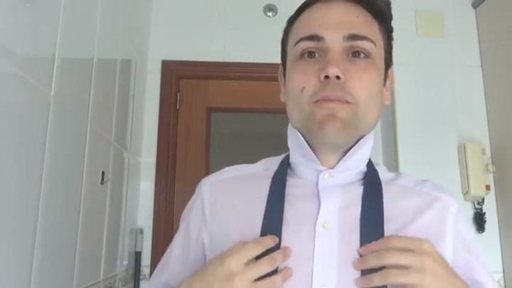Cómo hacer el nudo de la corbata