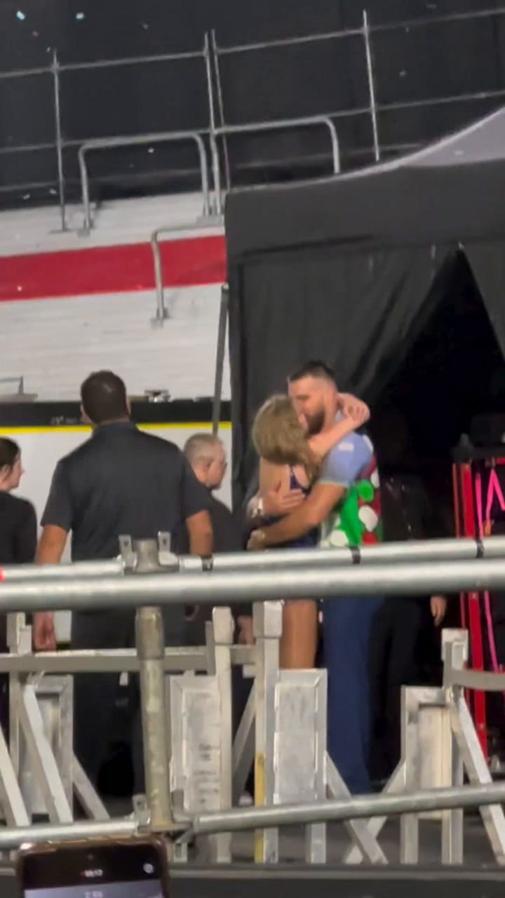 El primer beso público de Taylor Swift con su novio