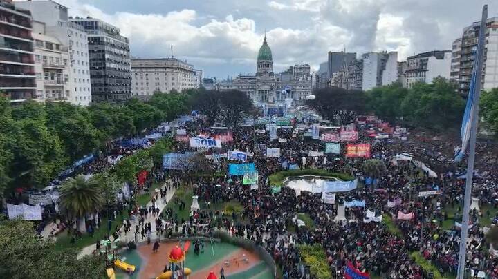 Incidentes durante la Marcha Federal Universitaria en las inmediaciones del Congreso