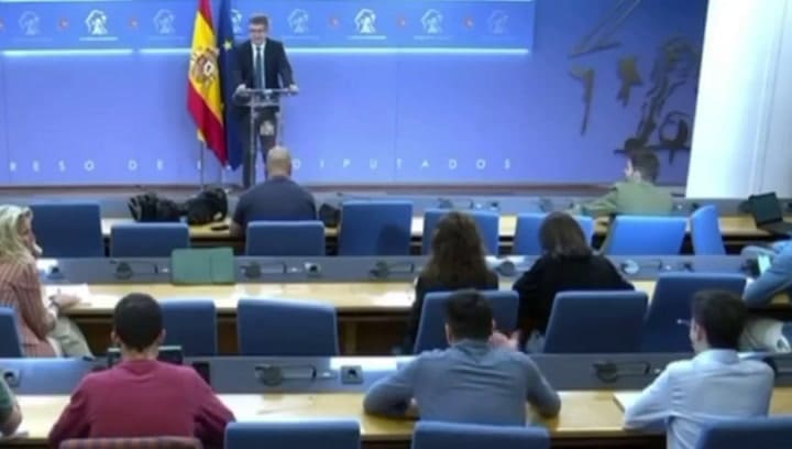 El vocero del gobierno español se quedó en silencio cuando le preguntaron por los agravios a Milei