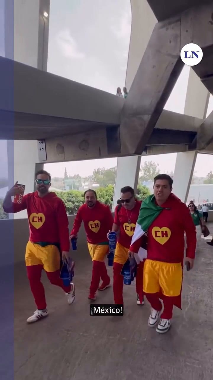 #mundial2026 Fueron a alentar a México disfrazados del Chapulín Colorado