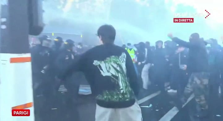 Violentos enfrentamientos en la plaza de la Bastilla