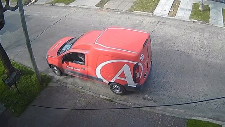 Una repartidora de paquetes fue asaltada
