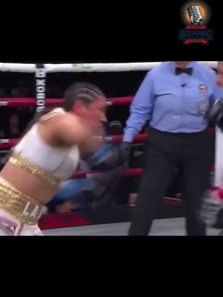 Una escena de la pelea de Nazarena "Capricho" Romero