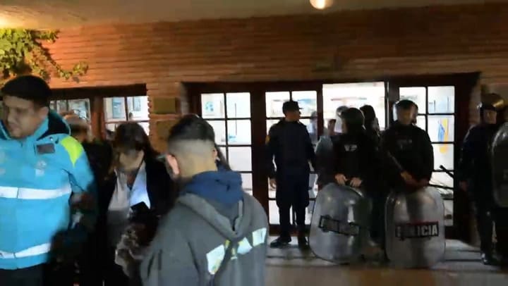 “Me pegaron varios golpes de atrás. Tengo moretones”: la denuncia de la concejala agredida en Villa Gesell
