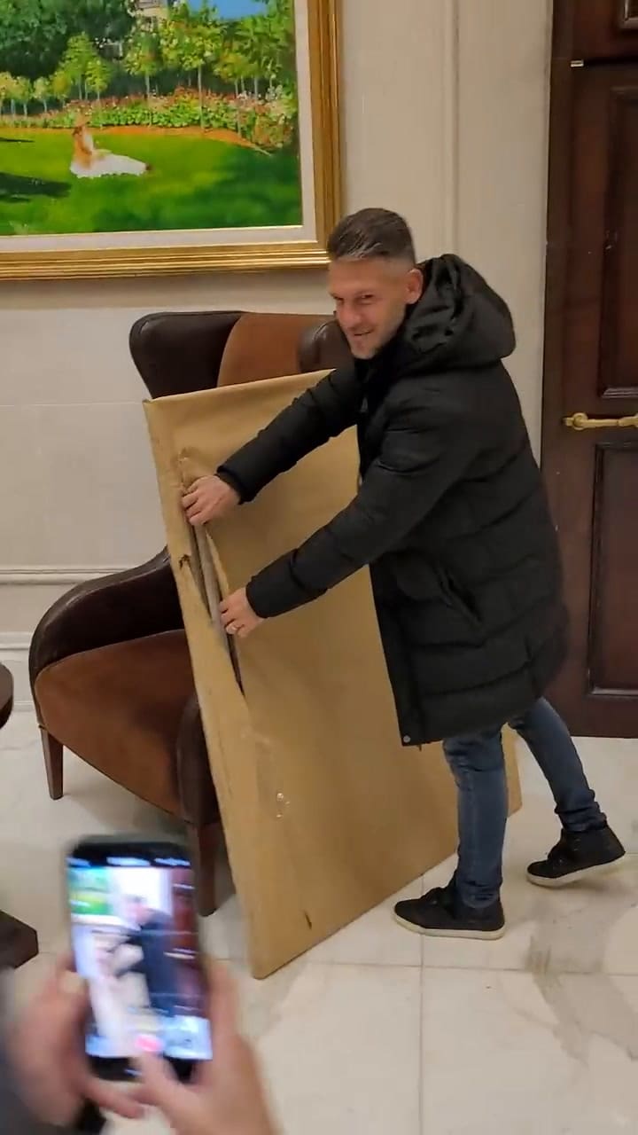 Martín Demichelis recibió un cuadro de su rostro