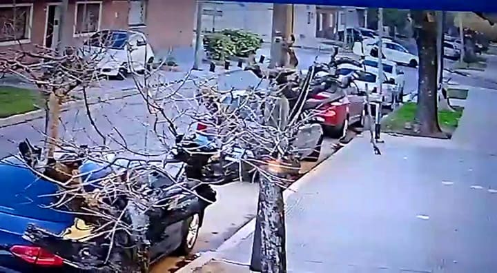 Un expresidente de Chacarita fue amenazado con una ametralladora en una entradera