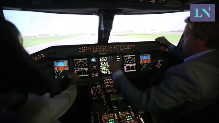 En primera persona: Cómo operar un simulador de vuelo