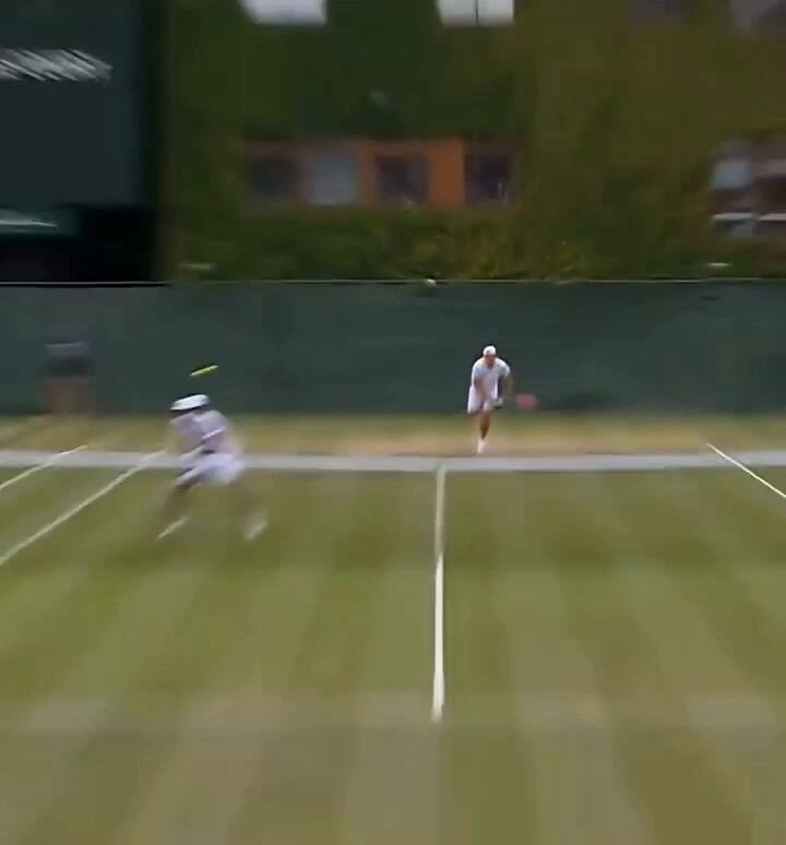Mosejczuk Al Servizio Colpisce Il Compagno Arcila Che è Costretto Al Ritiro Wimbledon 2025 (Online-video-cutter.com)