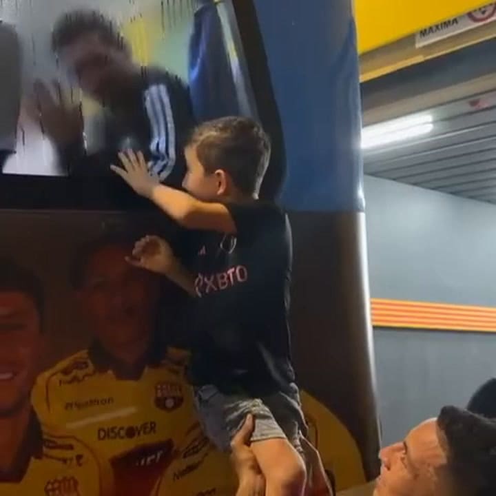 El video viral de Lionel Messi con Miky, el hijo del jugador Miguel Parrales