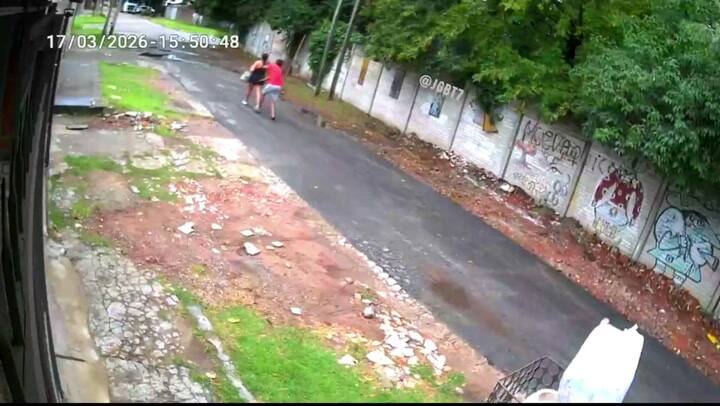 Indignante: caminaba por una calle de Quilmes y un joven la manoseó