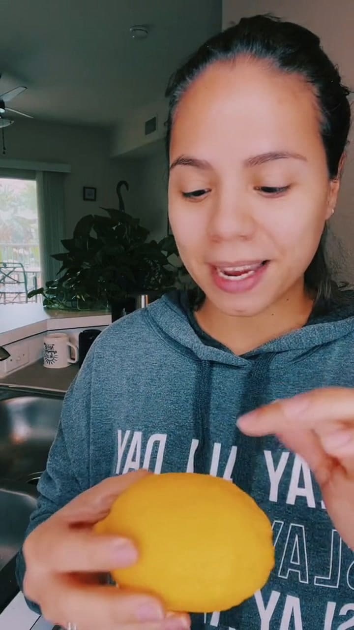 ¿Cómo limpiar con limón y sal la bacha de la cocina?