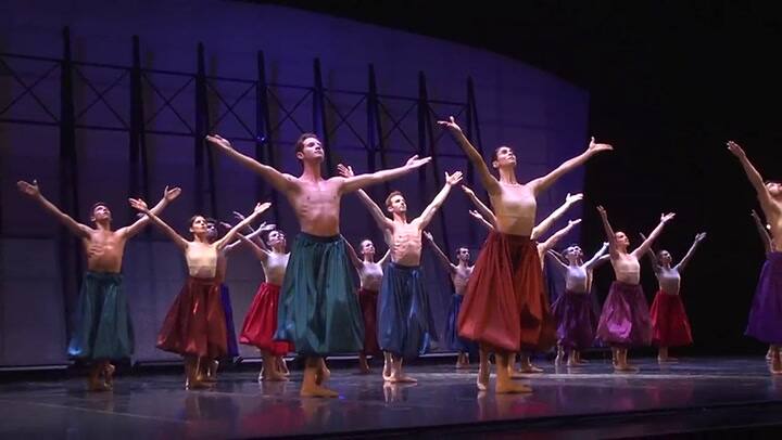 Ensayo del BNS de la obra Carmina Burana, de Mauricio Wainrot
