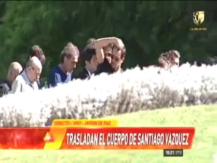 Dolor en el sepelio de Santiago Vázquez