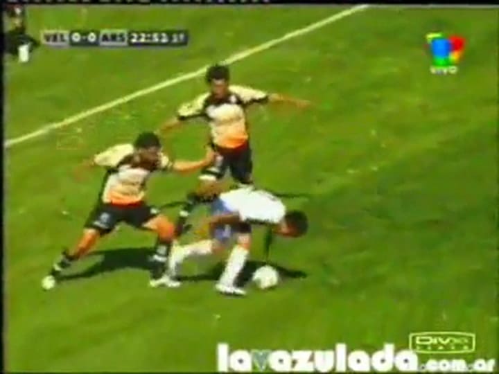 Gol de Otamendi en Velez-Arsenal, en el Torneo Apertura 2009