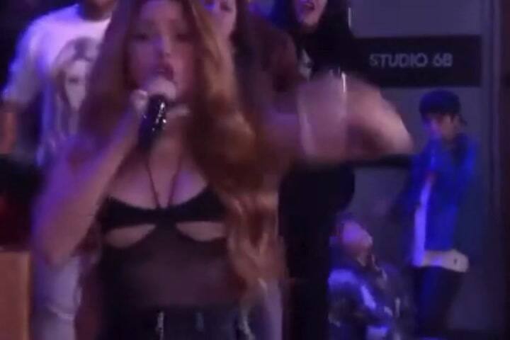 Shakira cantó en vivo por primera vez su tema con Bizarrap