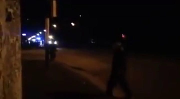 Gendarmería desaloja un acampe en la planta de Cresta Roja en Tristán Suárez - Fuente: Twitter