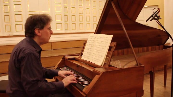 Robert Levin toca Mozart en el piano