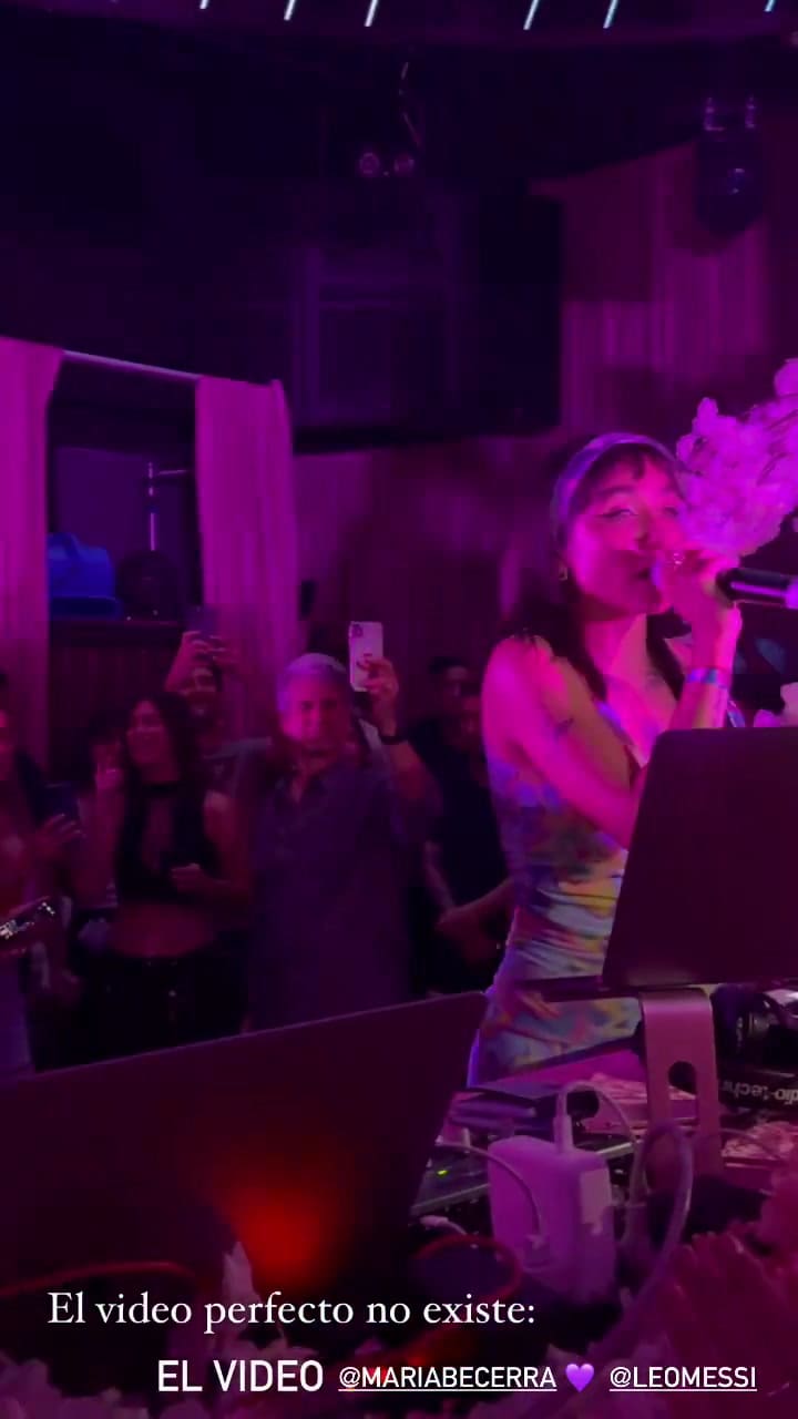 Messi durante el show de María Becerra en la Bresh