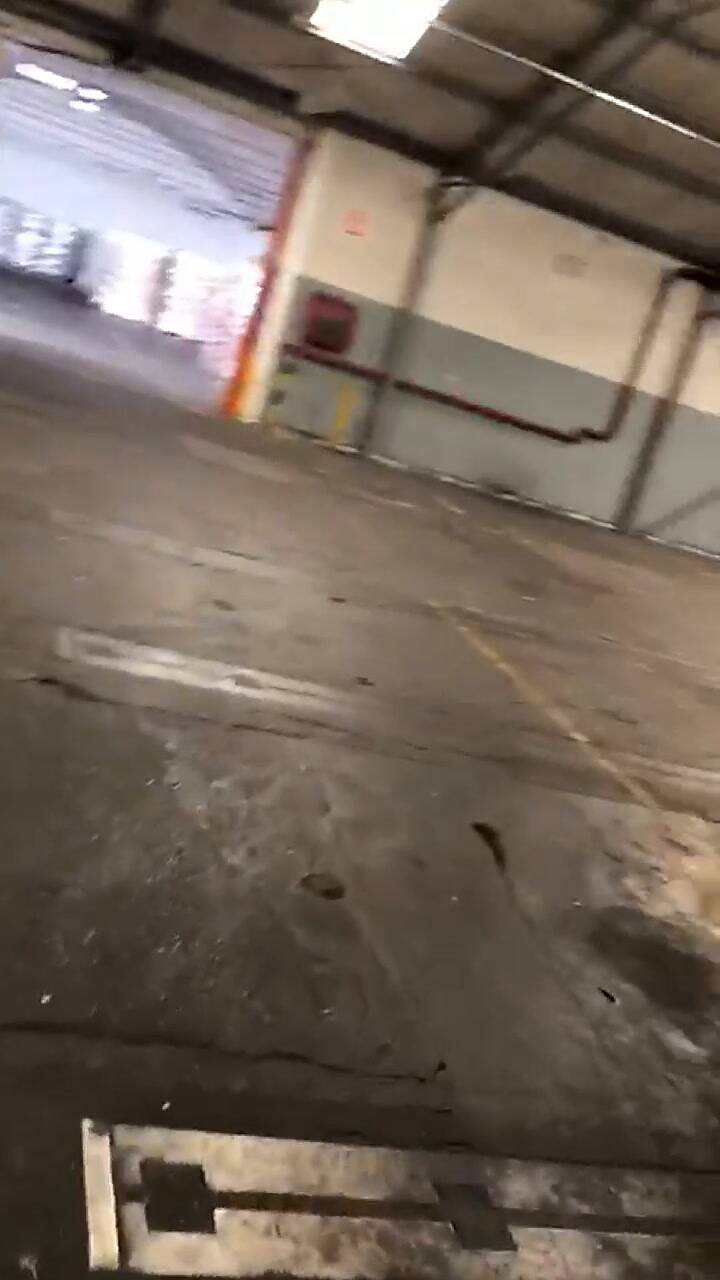 Video que muestra la caída del stock