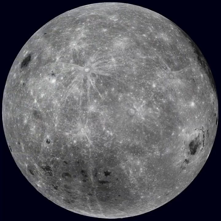 Las dos caras de la Luna en alta definición, cortesía del Lunar Reconnaissance Orbiter