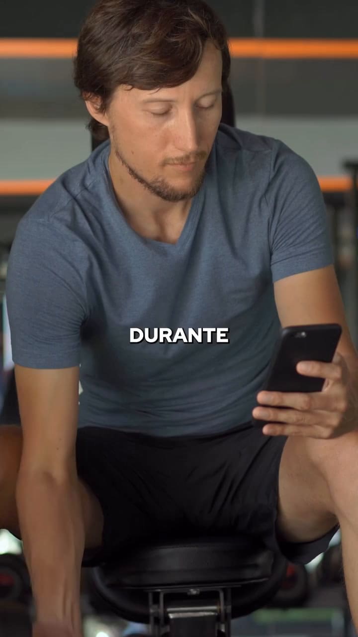 Experto explica por qué no se debe usar el celular en el gimnasio