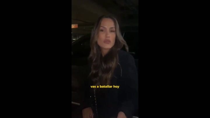 Luli Fernández reveló por qué debió sacarse los zapatos en un evento