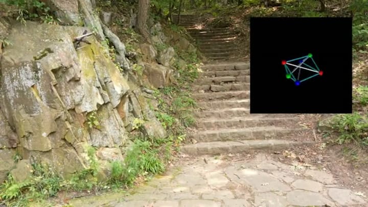 Así cae Tribar desde una montaña y continúa moviéndose