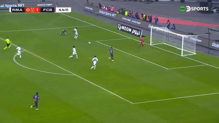 Hermosa jugada colectiva para que Robert Lewandowski anote el 2-0 ante Real Madrid