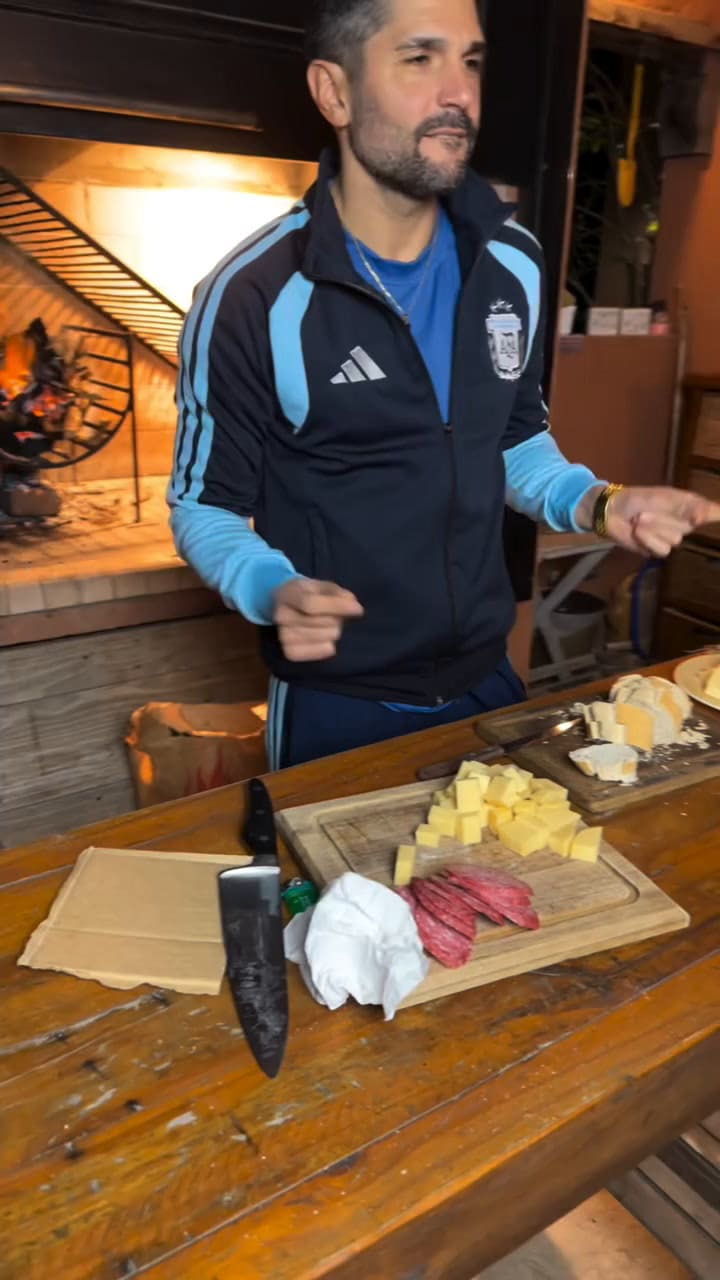 La desopilante parodia de los dobles de la selección en el asado previo al partido en los Mundiales