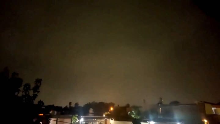 Intensa actividad eléctrica en Francisco Álvarez, Moreno (gif)