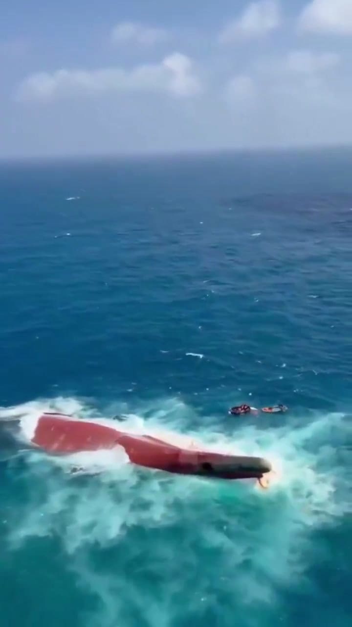 Indonesia busca a 129 personas tras el naufragio de un barco de pasajeros