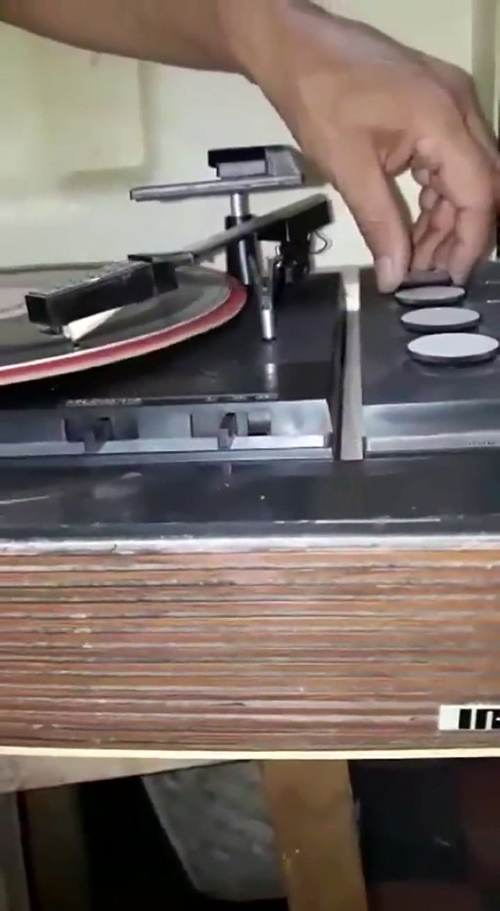Escuchá la versión inédita de 'Viento dile a la lluvia' cantada en inglés