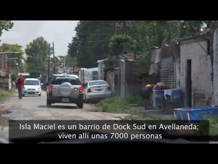 Vacunación puerta a puerta en la villa