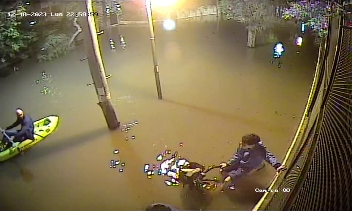 La crecida afectó las calles del centro de Tigre. Crédito: Gentileza
