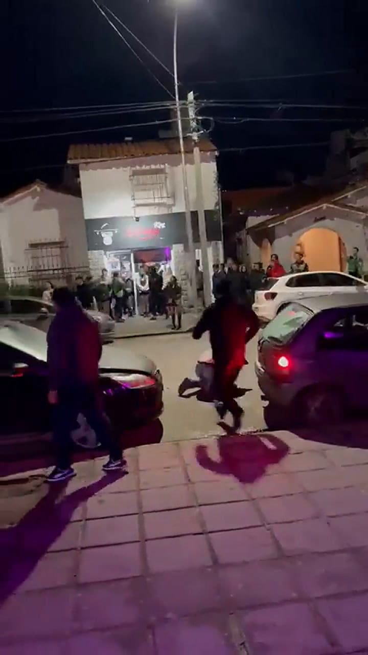 Brutal golpiza de patovicas