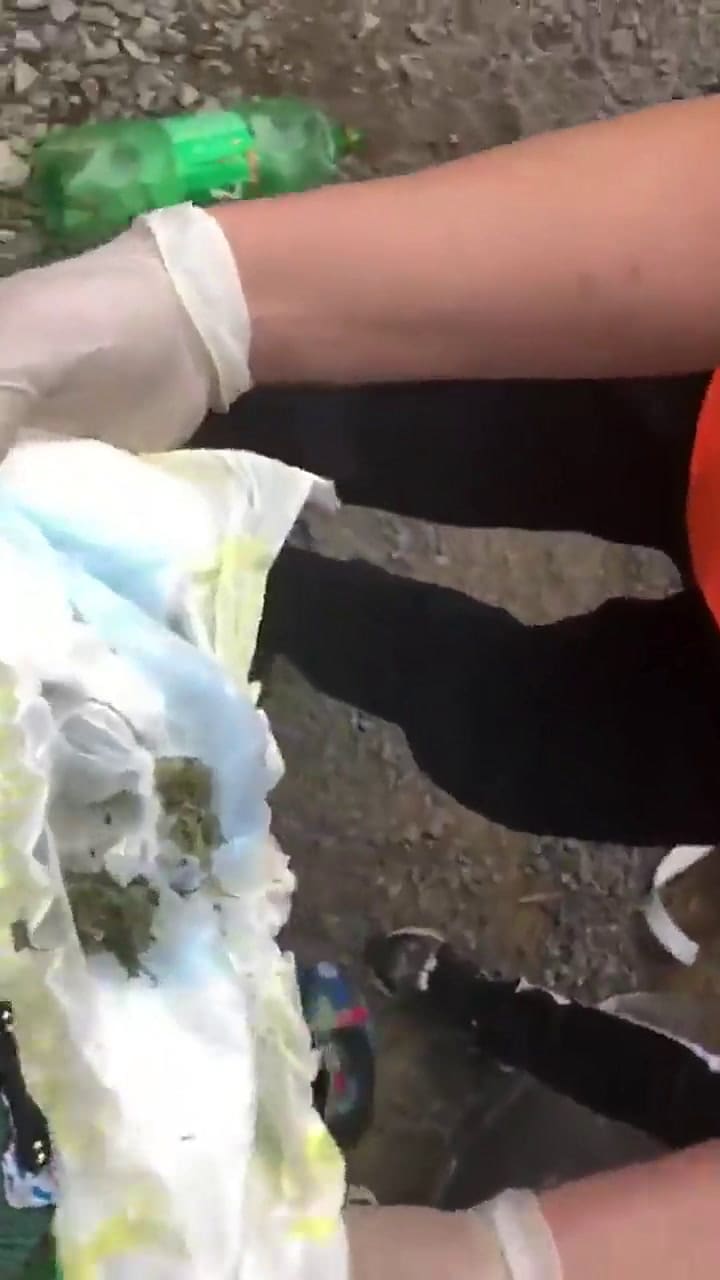 Una mujer fue detenida por llevar droga en el pañal de su bebé - Fuente: Twitter