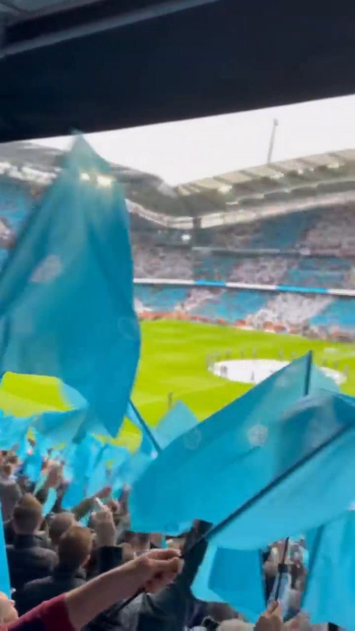 Emilia Ferrero capturó a la hinchada del Manchester City previa al partido