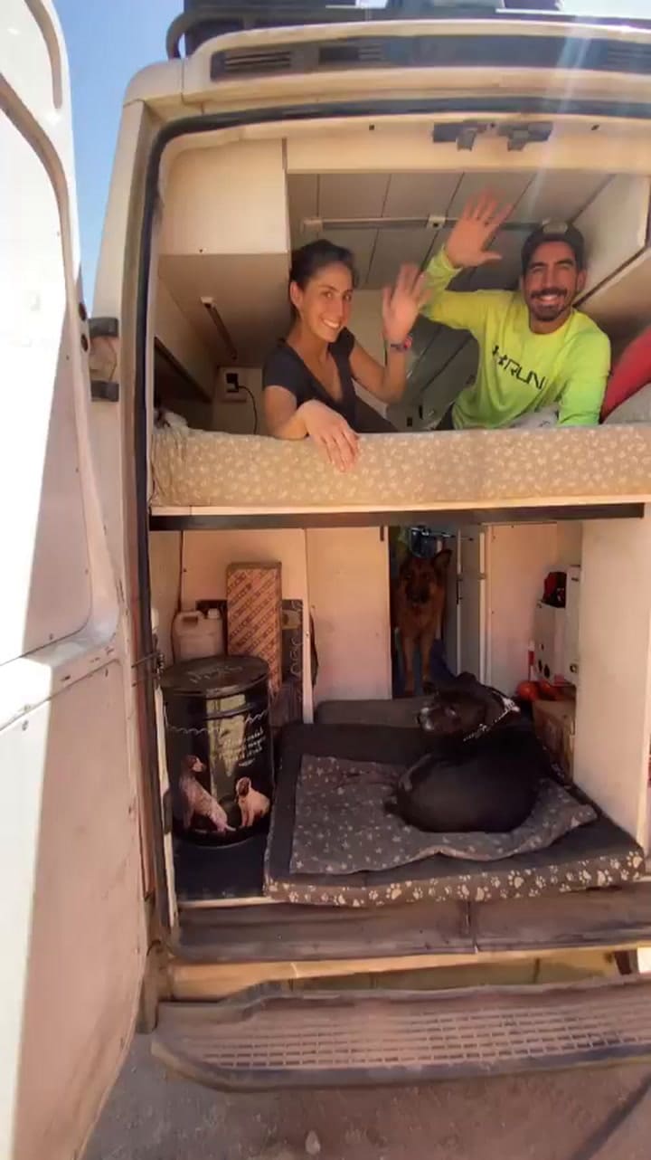 Atrapados en Alaska: son argentinos, tuvieron un accidente con su casa móvil en EE.UU. y piden ayuda