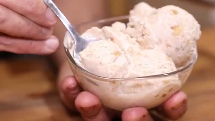 Fácil y natural: la receta para preparar helado de plátano con solo tres ingredientes y sin azúcar