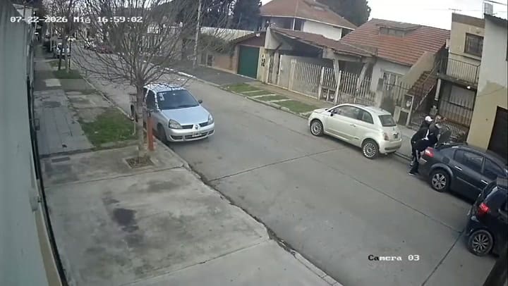 Bernal: las imágenes de un robo piraña