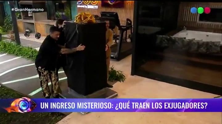 Qué tiene la caja con que los exparticipantes de Gran Hermano sorprendieron a los finalistas
