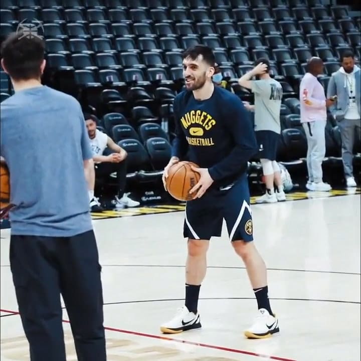 Facundo Campazzo emociona a los fanáticos, recuperó su varita y aprovecha las oportunidades