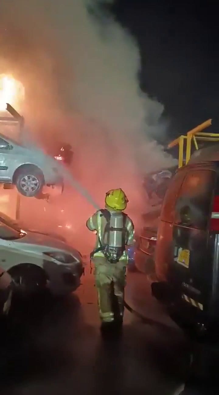 Incendio estacionamiento Israel.mp4