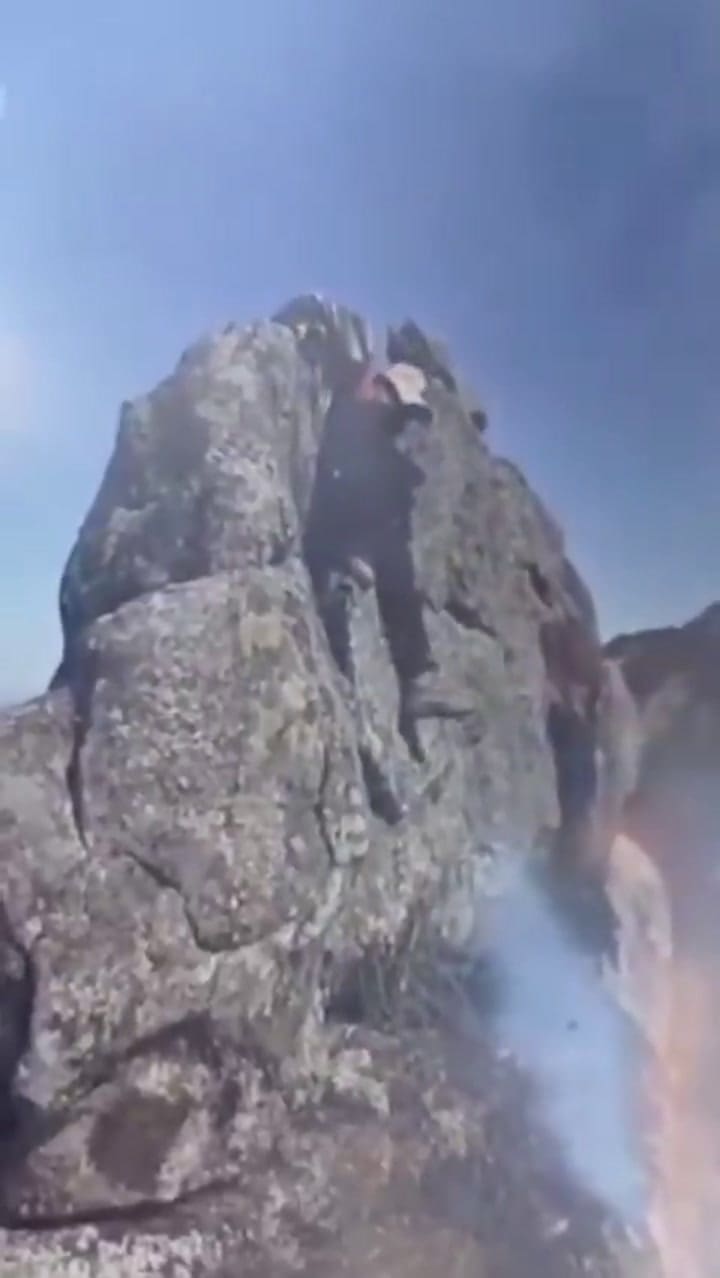 Tragedia en Brasil: un guía se subió a un acantilado para sacarse una foto, se cayó y murió