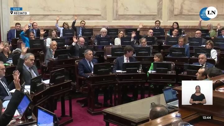 ¿Hubo dos tercios? Manos tímidas, silencios y números que no cierran detrás del aumento de las dietas en el Senado