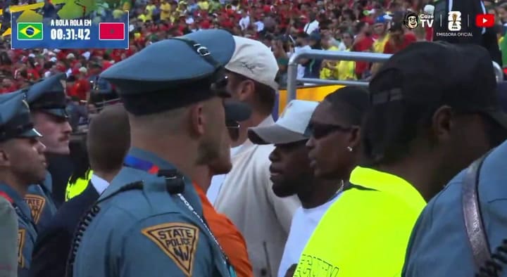 Neymar con Tom Brady y Travis Scott en el debut de Brasil