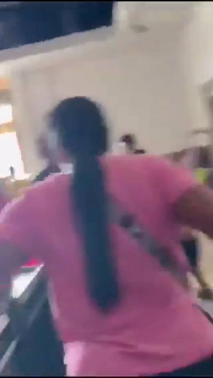 Pánico dentro de un negocio durante el sismo