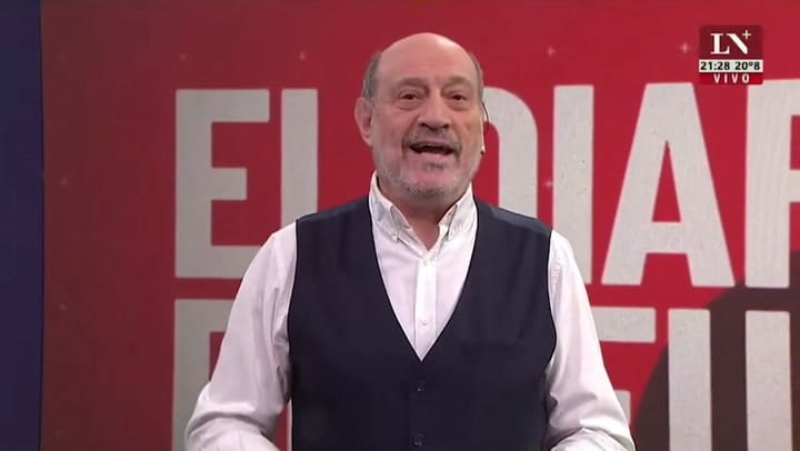 Alberto Fernández, colgado del pincel