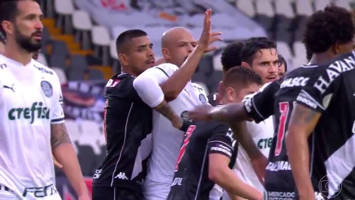 Felipe Melo hizo una toma de UFC y el árbitro solamente lo advirtió